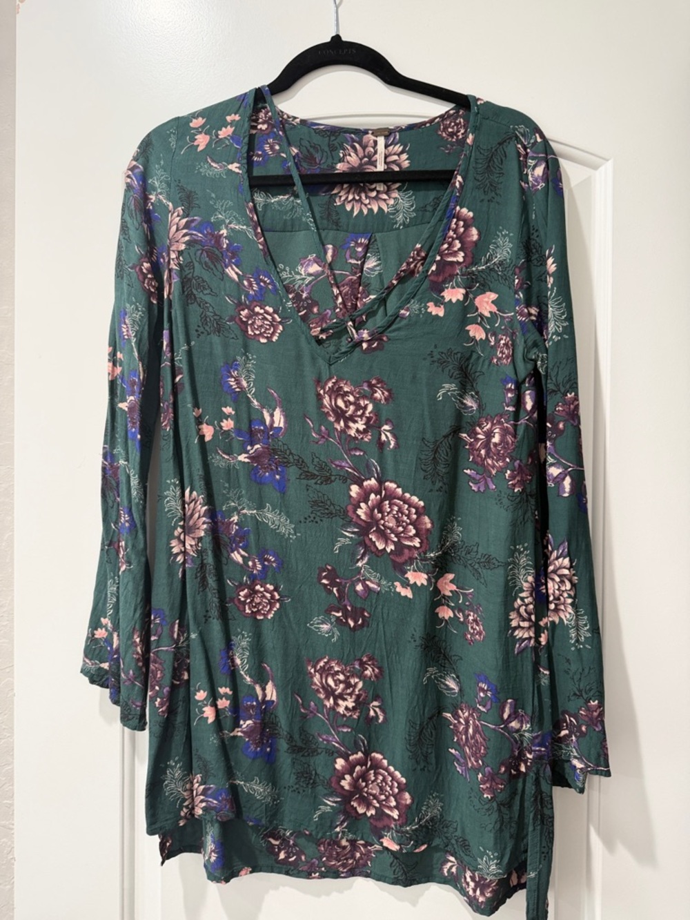 Free People Green Floral V-Neck Long Sleeve Tunic